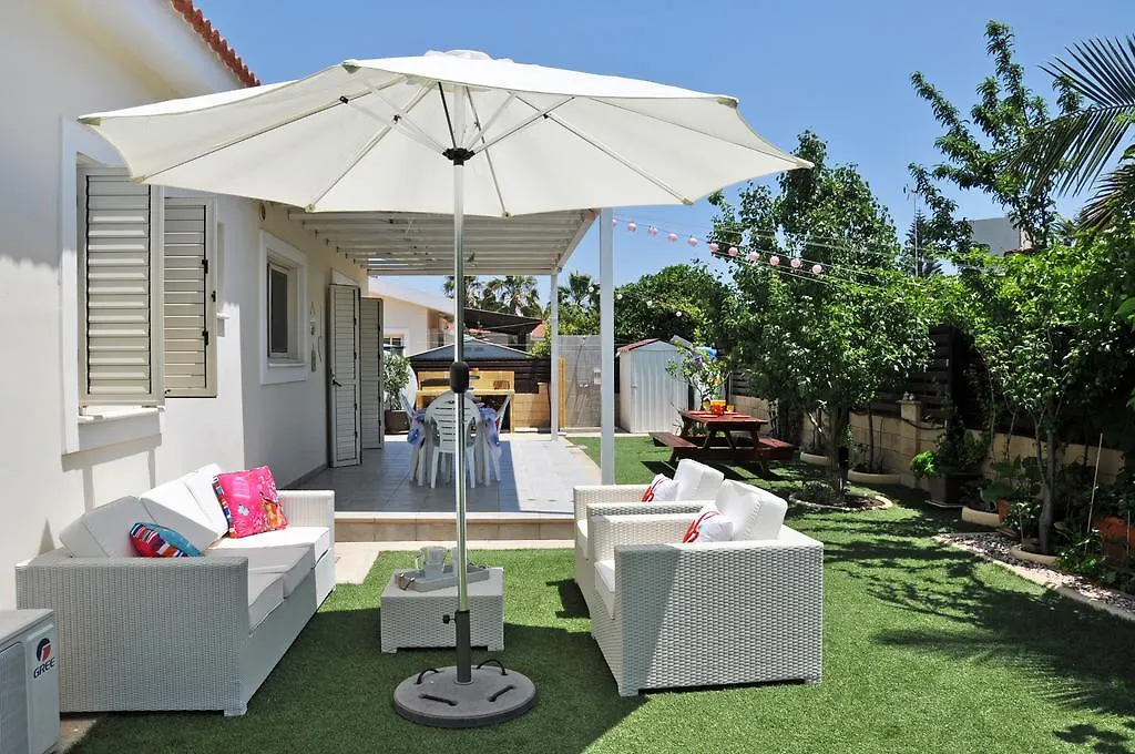 Ameli Beach House Villa Meneou 0*,  Cyprus